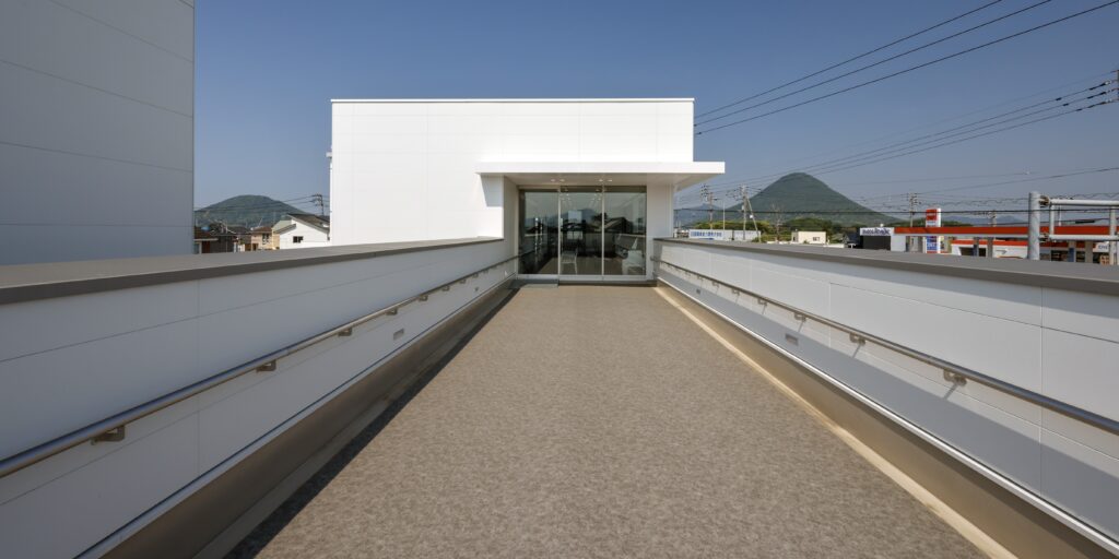 クリニック 屋外リハビリスペース写真