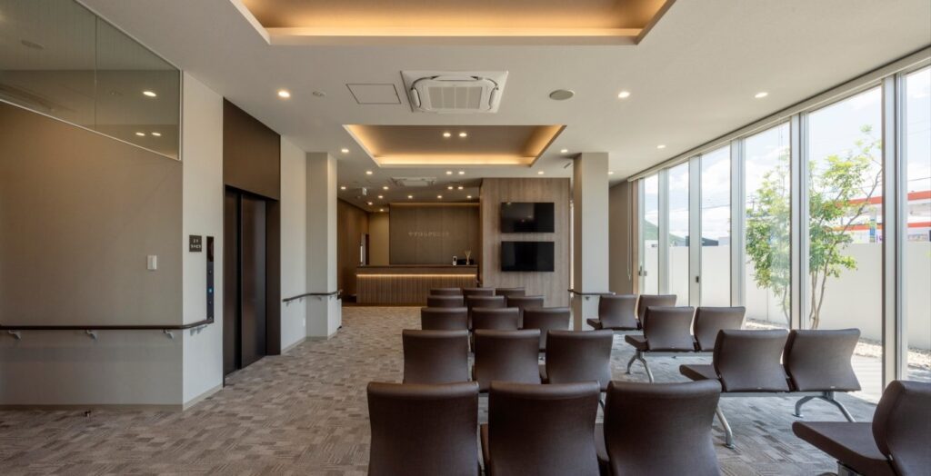 クリニック 新規開院 新築 建築設計実例 白い外観 清潔感重視